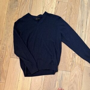 John W. Nordstrom Men's Dark Blue V-Neck Sweater